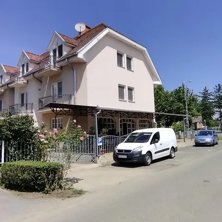Start Panzio-etterem Guest house 3*